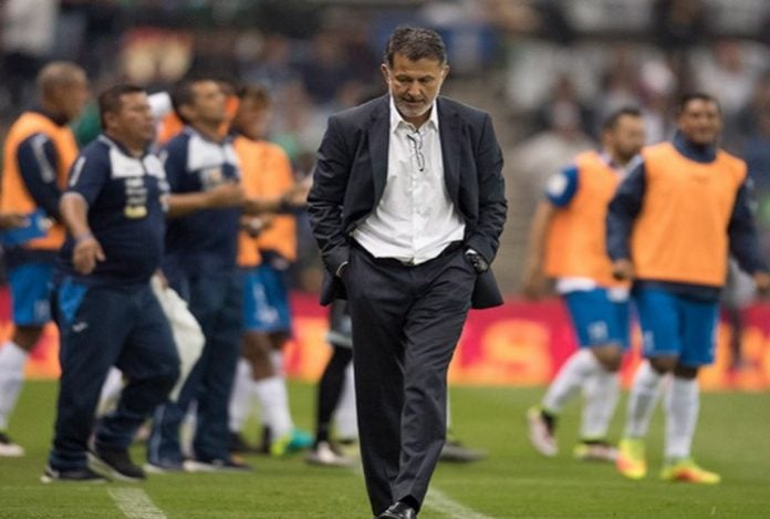 0030-septiembre-2016_hexagonal-fifa_mexico_juan-carlos-osorio