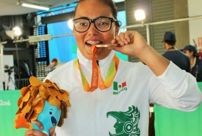 0093-septiembre-2016_juegos-paralimpicos-rio-2016_rebeca-valenzuela_bronce_mexico_lanzamiento