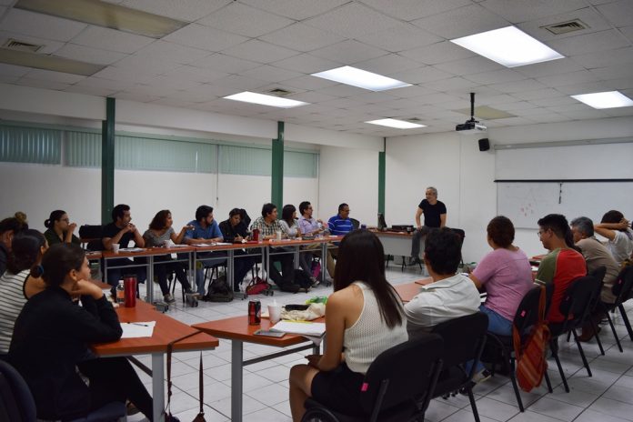 Alumnos del Diplomado de Creación Literaria inician capacitación para guion de cine (1)