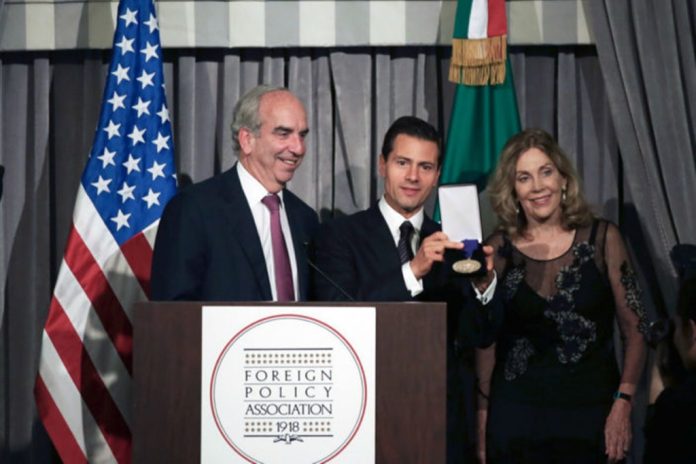 epn-recibe-el-premio-al-estadista-en-nueva-york