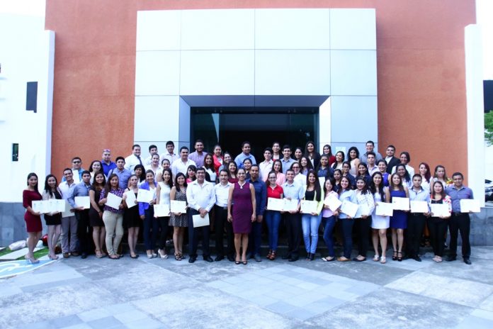 Entregan Diplomas en desarrollo humano e inteligencia emocional