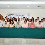 entregan-becas-fundacion-ucol