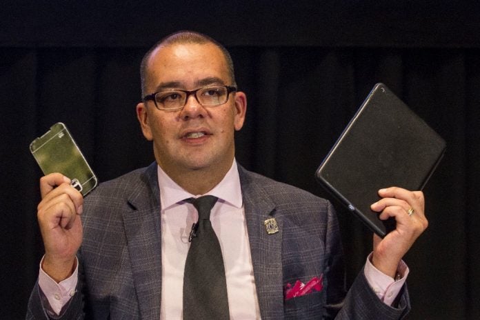 Nicolás Alvarado renuncia a la dirección de TV UNAM