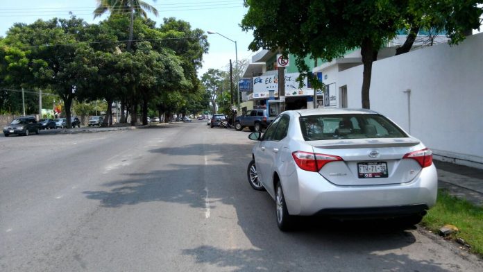 vehiculos-estacionados-en-lugar-prohibido