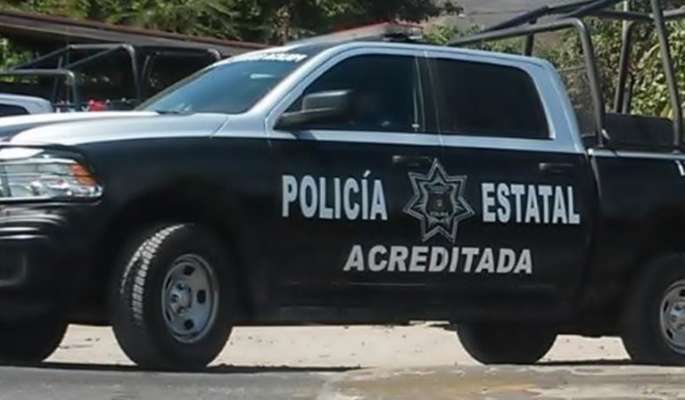 Asaltan gasolinera y policía estatal detiene a uno de los presuntos delincuentes
