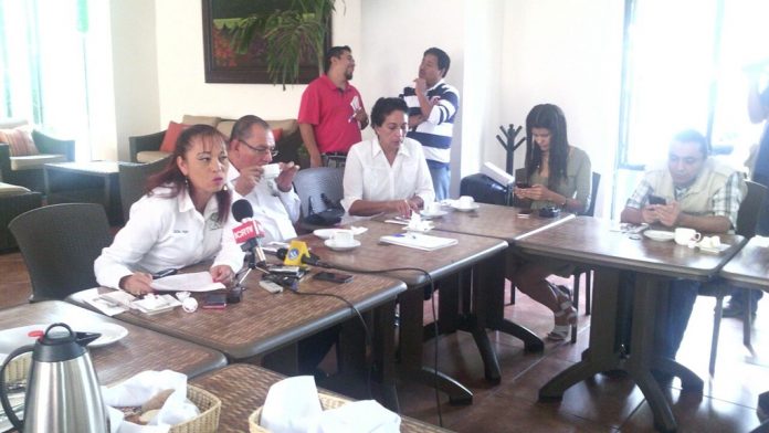rueda-de-prensa-abogado