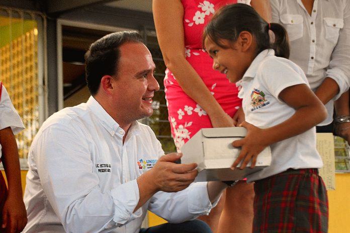 entrega-de-calzado-colima
