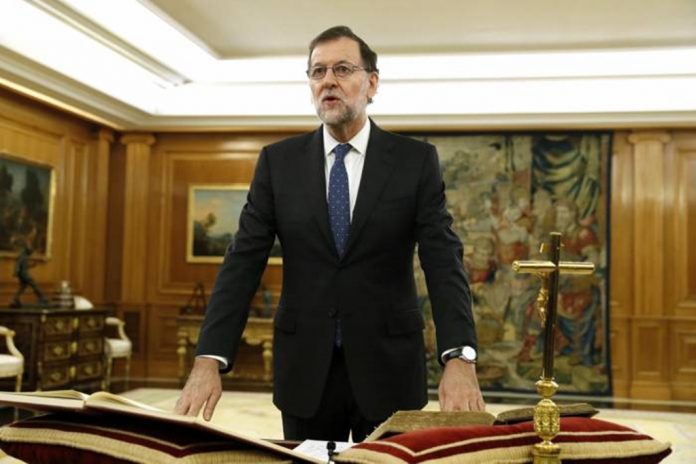 mariano-rajoy-jura-como-presidente-ante-el-rey-de-espana