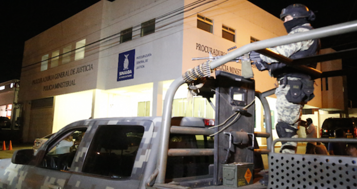 militares-realizan-revision-de-armas-a-la-policia-de-sinaloa