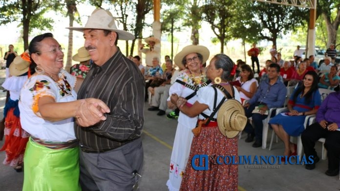 celebran-adultos-mayores-aniversario-de-la-revolucion-mexicana