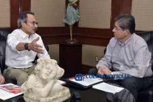 entrega-infonavit-reconocimiento-a-la-udec_a