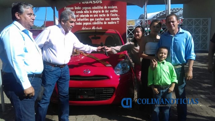 fue-en-dos-ocasiones-a-la-feria-y-se-gano-el-automovil-del-sorteo-iffecol