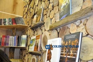 rector-asiste-a-la-inauguracio_n-de-la-fil-2016-stand-udec