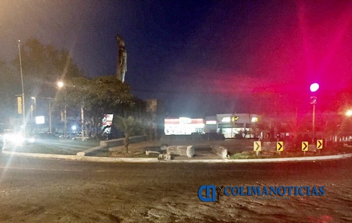 reportan-descuido-en-la-glorieta-del-rey-coliman