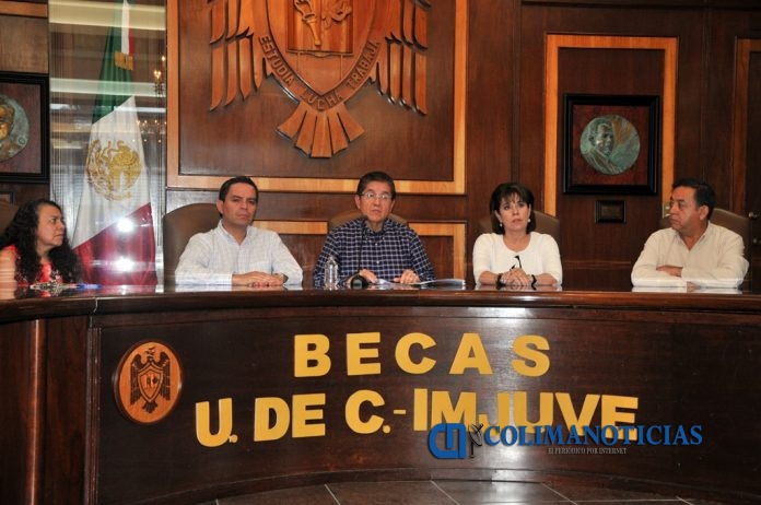 entrega-de-becas-imjuve_d