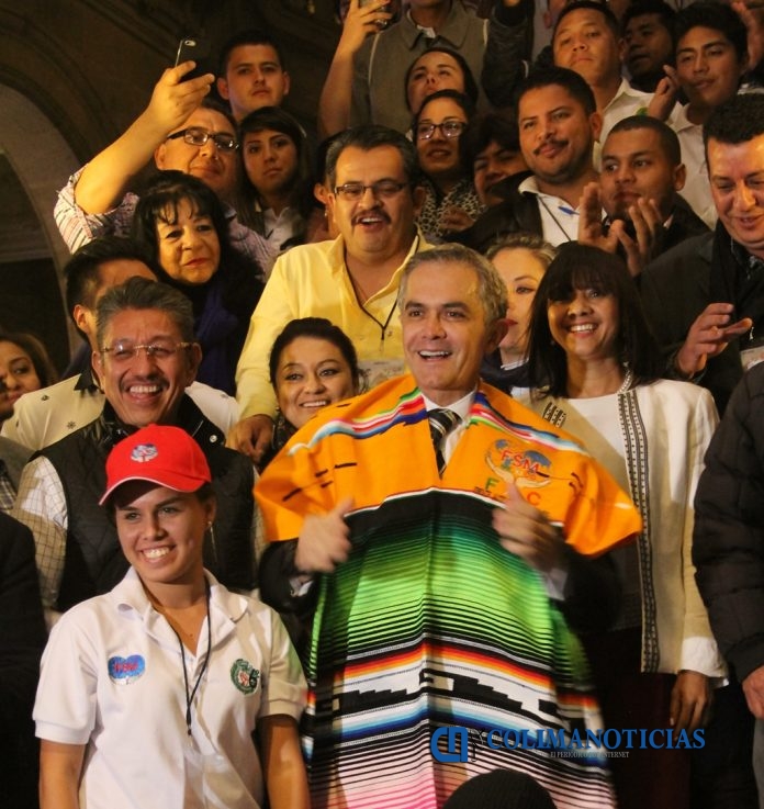 mancera-y-jovenes