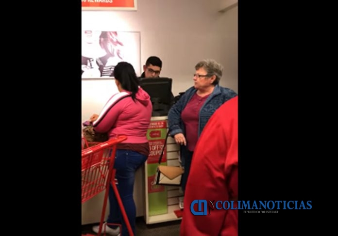 video-mujer insulta a latinas