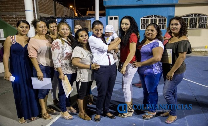 Emprende Gaby Benavides capacitación de mil mujeres