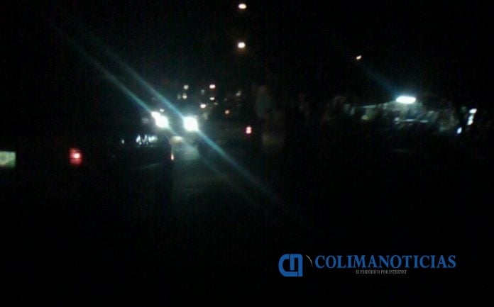 Habitantes de la colonia Mirador de la Cumbre viven en penumbra por falta de alumbrado público