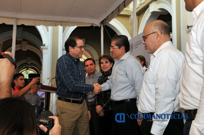 Salutación de universitarios al gobernador_c