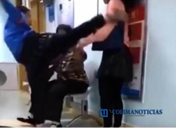niño patea a su madre