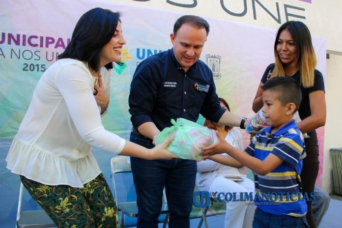 DIF Municipal Colima beneficia a cerca 2 mil familias cada mes