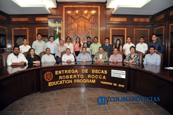 Entrega de becas_Roberto Rocca udec