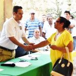 Inicia proceso de entrega de concesiones a taxistas de Tecomán