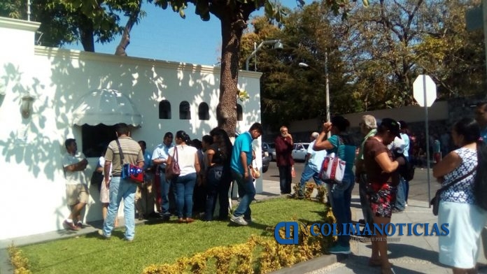 Antorcha Campesina entrega pliego petitorio a gobernador familias