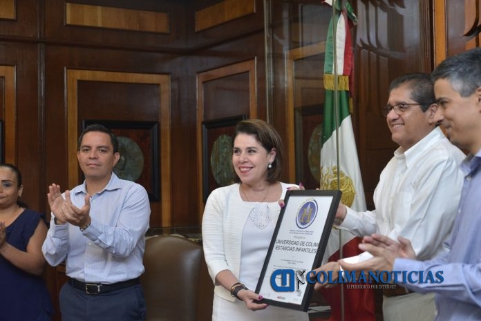 Entrega de Distintivo H en la UdeC_a