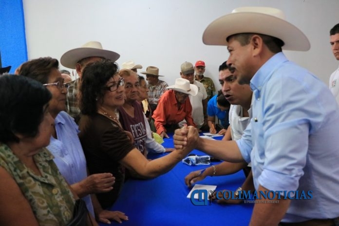 ADULTOS MAYORES y alcalte de tecoman