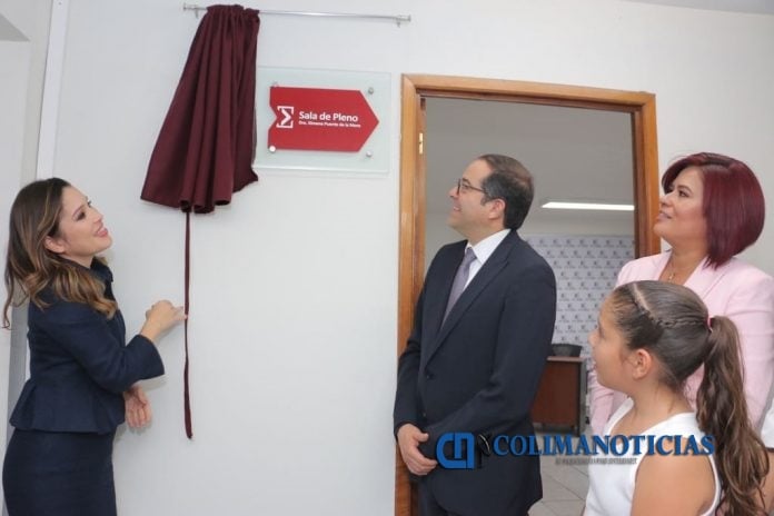 Inaugura Gobernador sala en el Infocol