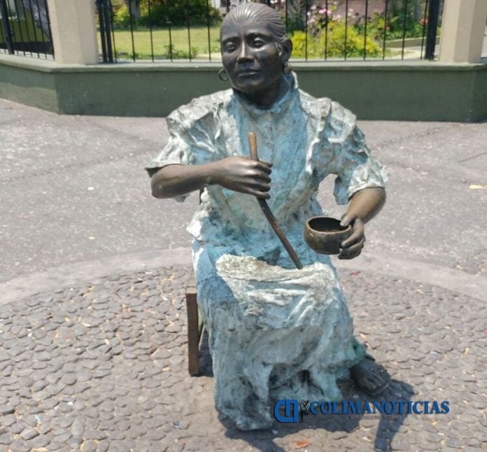Roban piezas de la escultura “La vendedora de bate”