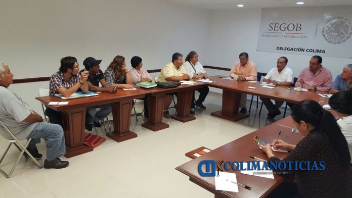 Se reúnen autoridades estatales y federales con pescadores de la Laguna de Cuyutlán