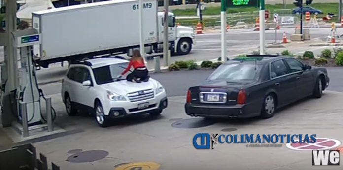 mujer auto robo