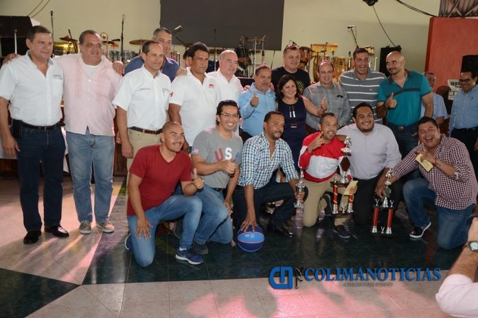 Celebran a papás trabajadores del Gobierno del Estado