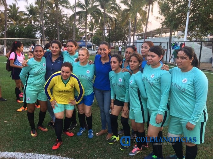 Entrega Gabriela Benavides rehabilitación de cancha deportiva de fútbol 7
