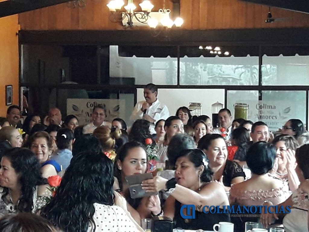 Celebra Sindicato del Ayuntamiento de Colima a secretarias en su ... - colimanoticias