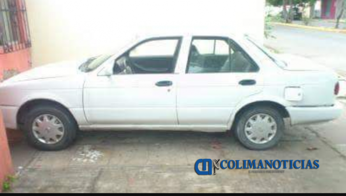 Reportan robo de auto en pleno centro de Manzanillo