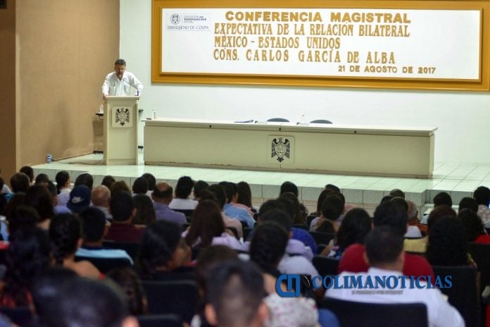 Conferencia del Cónsul de México en LA
