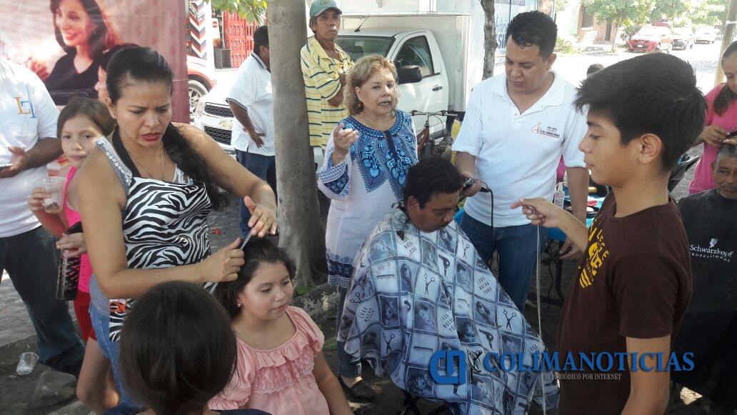 Eloísa Chavarrías lleva brigada comunitaria en la colonia Miguel Hidalgo | Colima Noticias