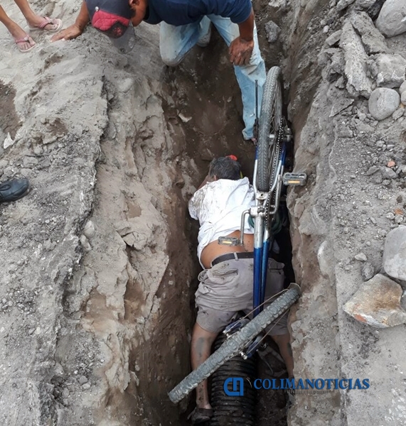 hombre en zanja
