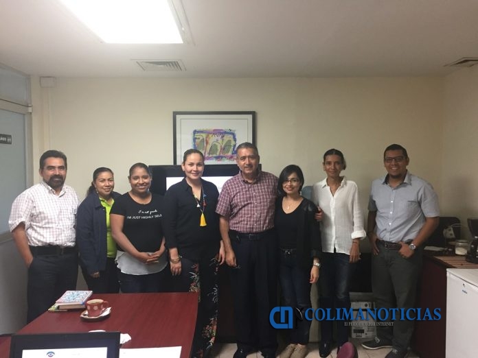 Al centro Fernanda Galindo y Refugio Humberto Tene