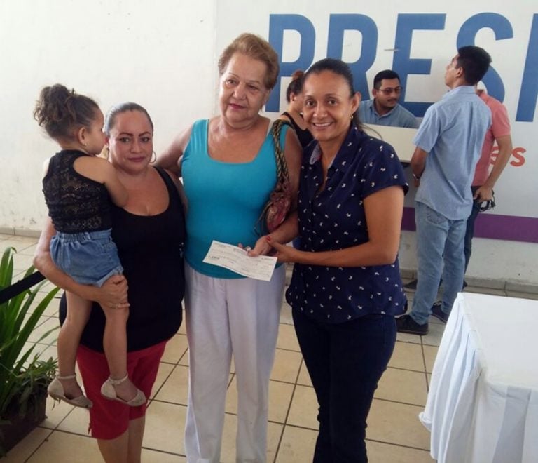 Tras el sismo:  Familia manzanillense se reúne con su hijo que vive en la CDMX