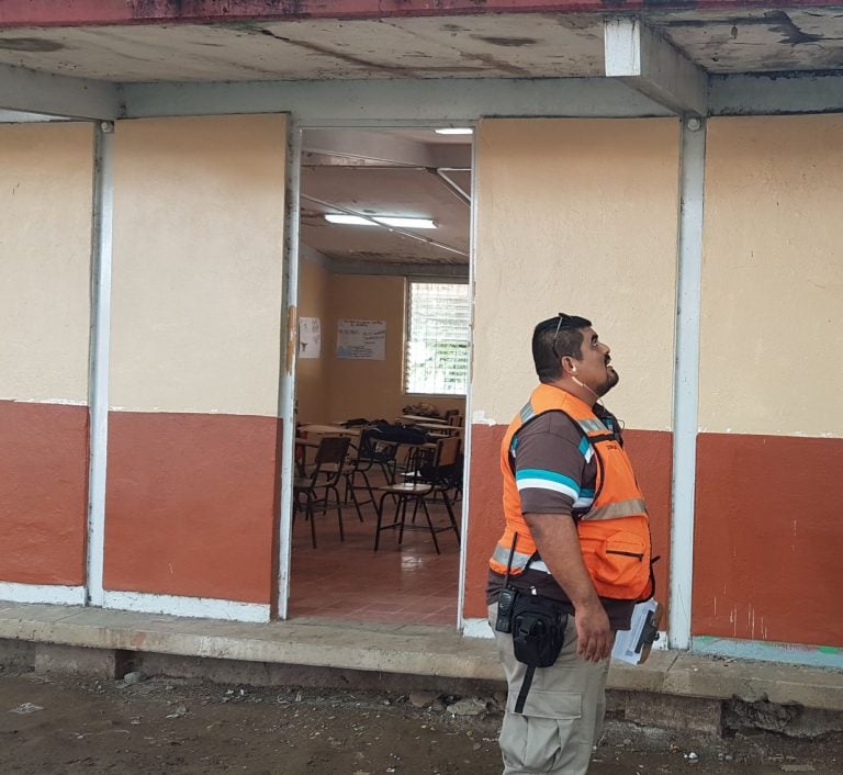 Escuela de Coquimatlán en riesgo de colapso; SE ignora quejas, denuncian