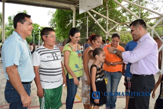 riult trabajando sociedad