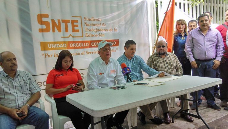 Denuncian maestros campaña de desinformación sobre el pago de quincenas