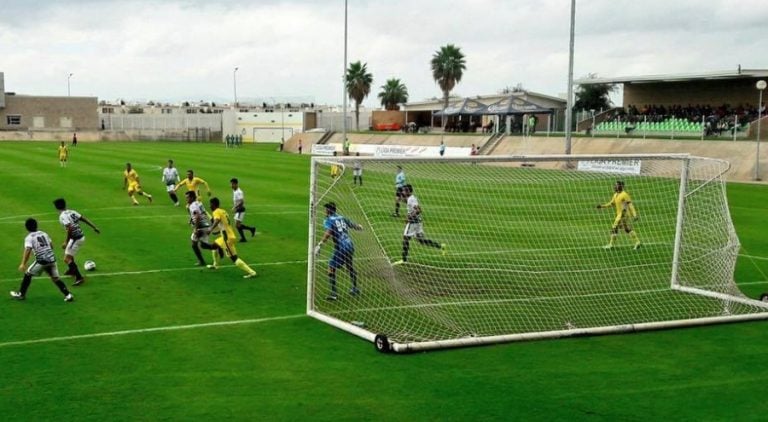 Loros derrota a Santos