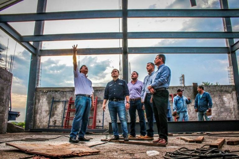 Avance de 60% del complejo deportivo de la colonia Antorchista en el Municipio de Colima