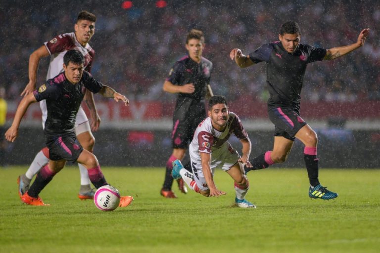 Chivas sella victoria en el puerto